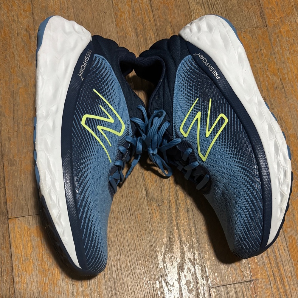 New Balance Mens fresh foam 840v1 Running shoes 10 Wide EE